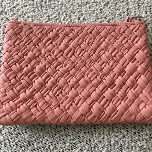 Handbags - Blush Woven Clutch
